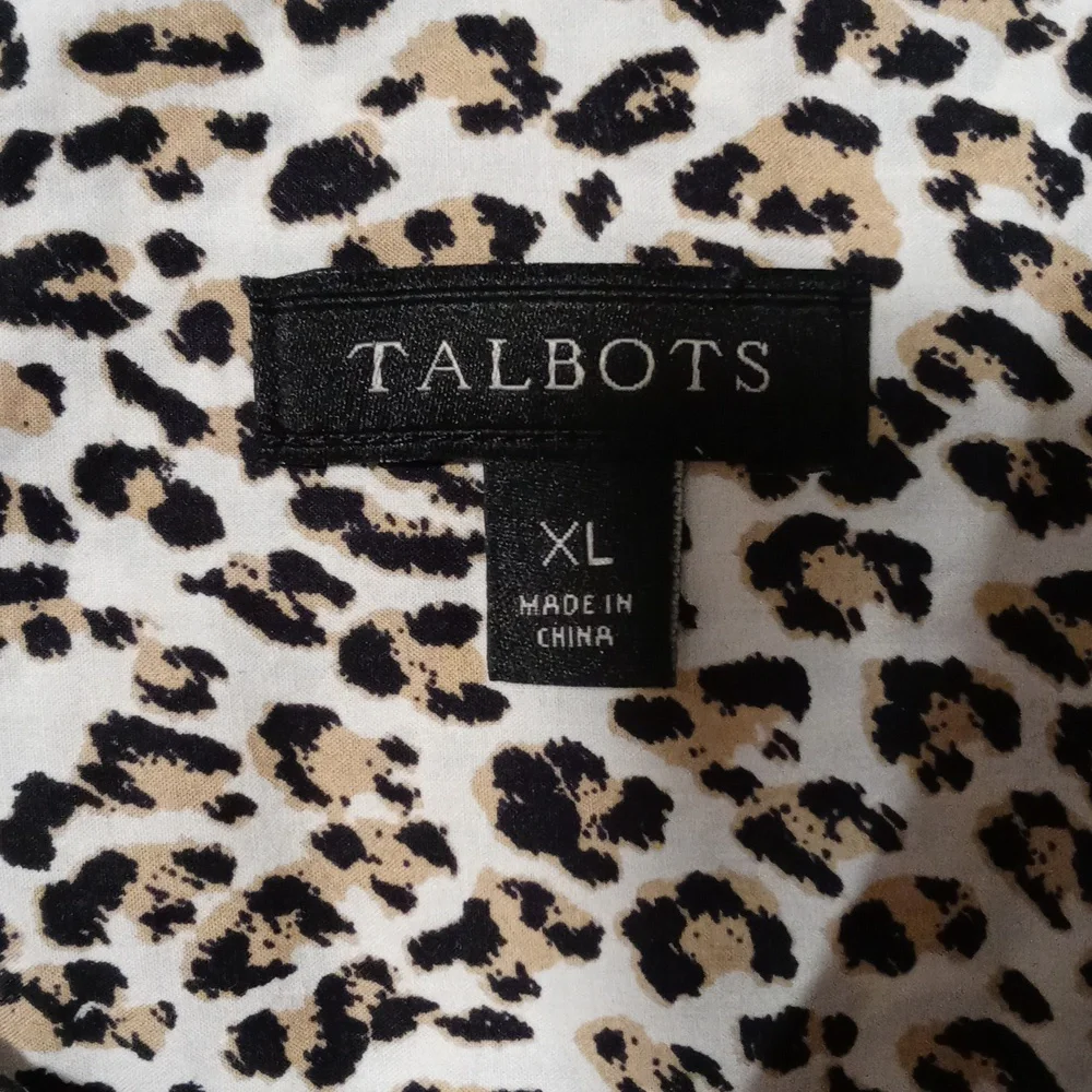 🐆Talbots🐆 - Black/Tan Leopard Print Classic Cotton L/S Button Down